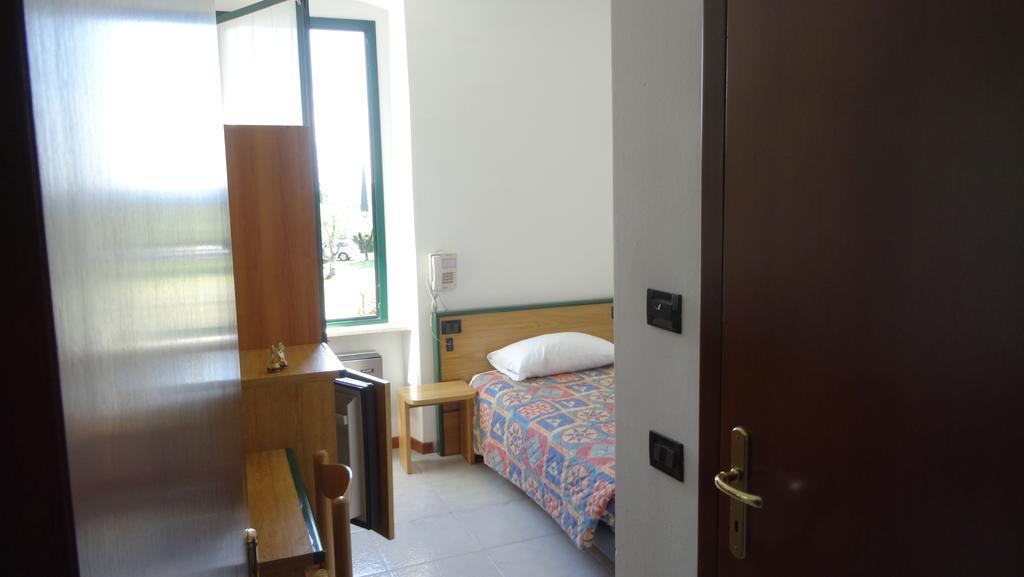 Hotel La Pergola Moniga del Garda Экстерьер фото